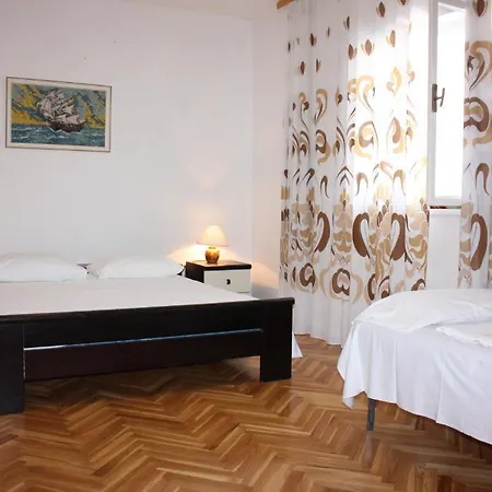 Apartman Dino *