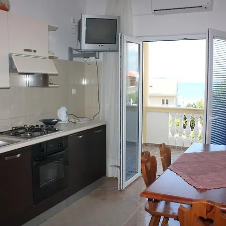 Apartment Dino Pag Town